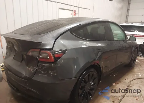 2022 Tesla Model Y Performance Dual Motor All-Wheel Drive z USA, uszkodzony, nr VIN 7SAYGDEF7NF455474